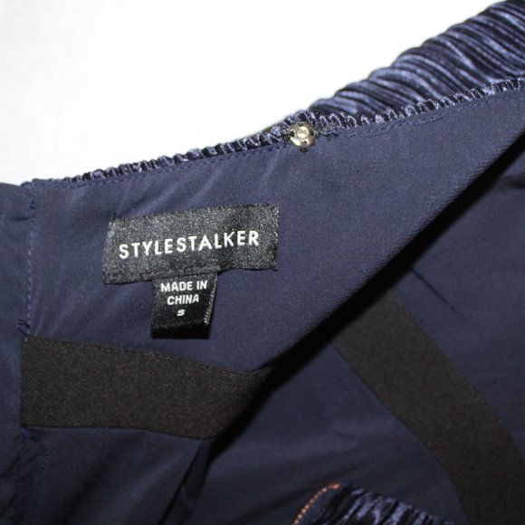 STYLESTALKER Plunging Neckline Crepe Maxi Dress - Picture 12 of 15